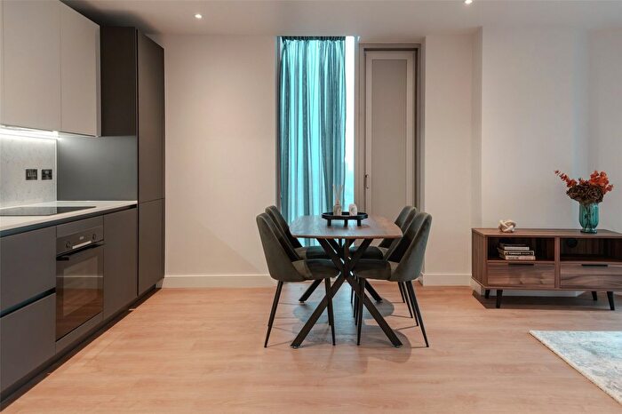 2 Bedroom Flat To Rent In Dantzic Street, Park View, Manchester, M4