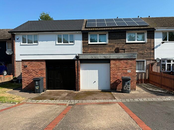 3 Bedroom Terraced House For Sale In Portmore Close, Leicester, LE4
