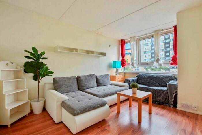 3 Bedroom Flat To Rent In Lucas Court, Strasberg Road, Battersea, SW11