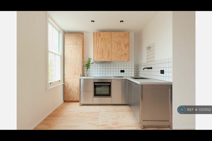 2 Bedroom Flat To Rent In Lyndhurst Way, London, SE15