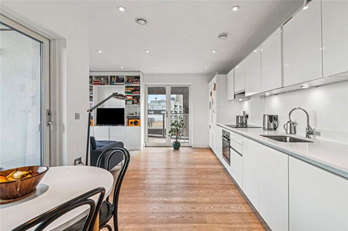 2 Bedroom Flat For Sale In Wenlock Road, London, N1