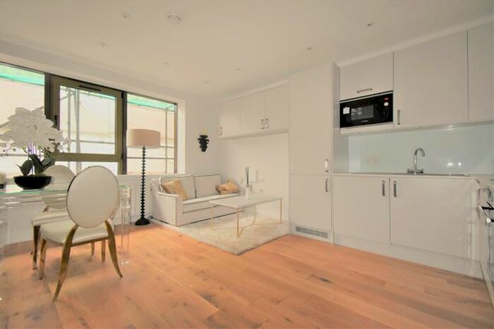 1 Bedroom Property To Rent In High Street, Feltham, TW13