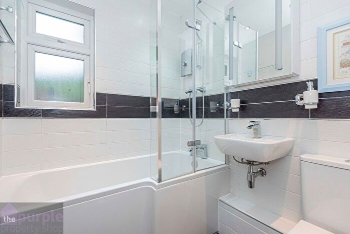 3 Bedroom Detached Bungalow For Sale In Grizedale Close, Bolton, BL1