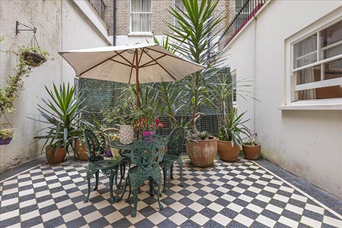 1 Bedroom Flat To Rent In Palace Gate, London, W8