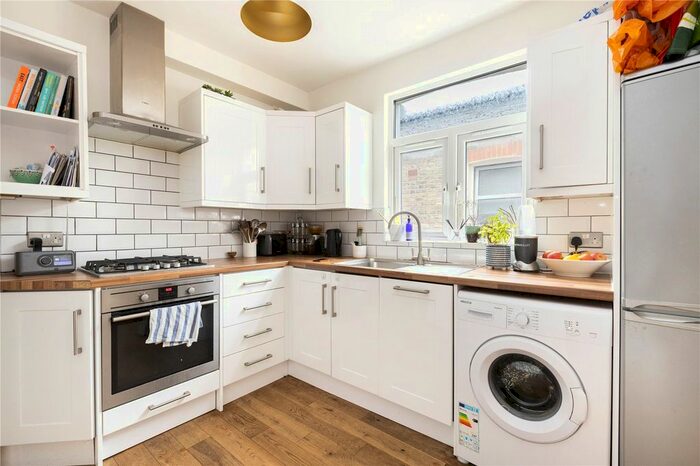3 Bedroom Maisonette To Rent In Lydden Grove, Earlsfield, SW18