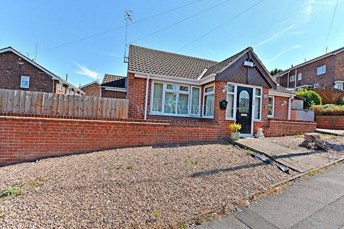 2 Bedroom Detached Bungalow For Sale In Bestwick Avenue, Heanor, DE75