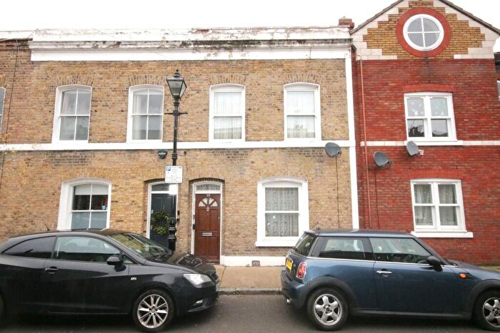 3 Bedroom Terraced House For Sale In Baxendale Street, Bethnal Green, E2