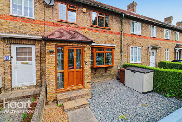 3 Bedroom Terraced House For Sale In Penrhyn Avenue, Walthamstow, E17