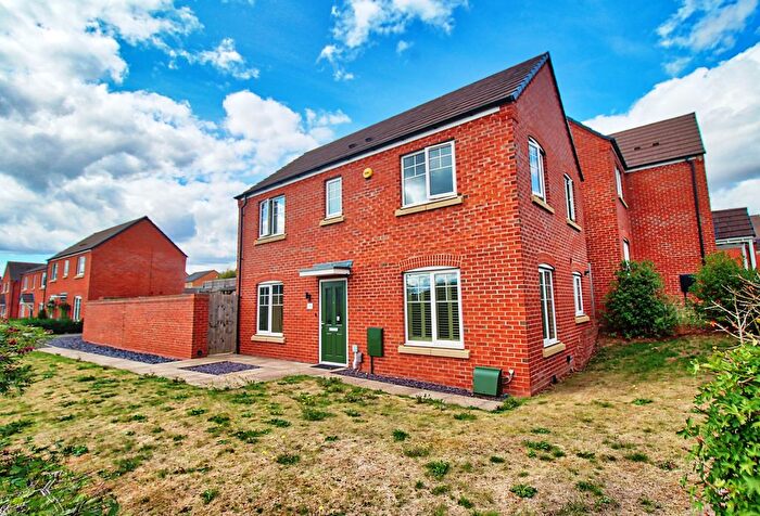 3 Bedroom Detached House For Sale In Primrose Gardens, Droitwich, WR9