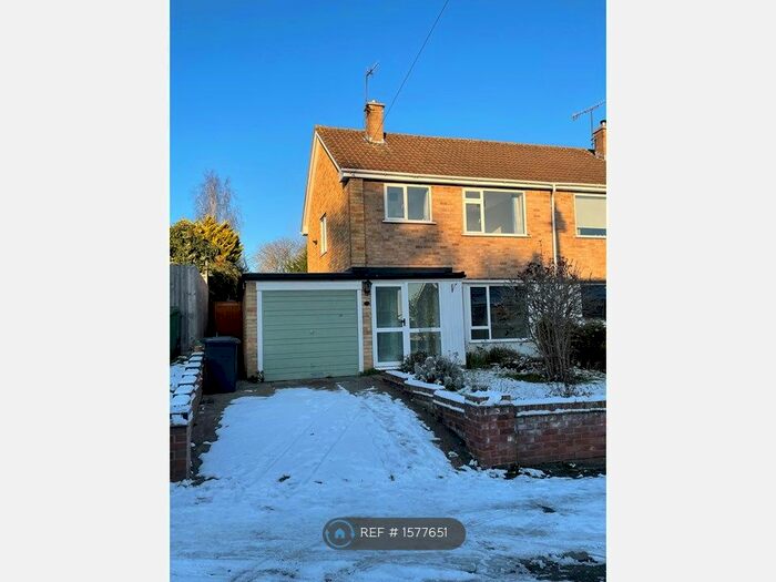 3 Bedroom Semi-Detached House To Rent In Shelbourne Road, Stratford-Upon-Avon, CV37