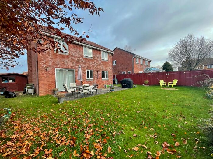 4 Bedroom Detached House For Sale In Muncaster Gardens, Wootton