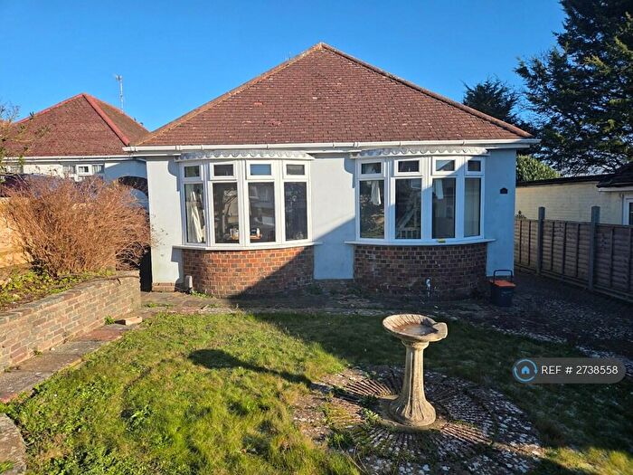 3 Bedroom Bungalow To Rent In Downsway, Brighton, BN2