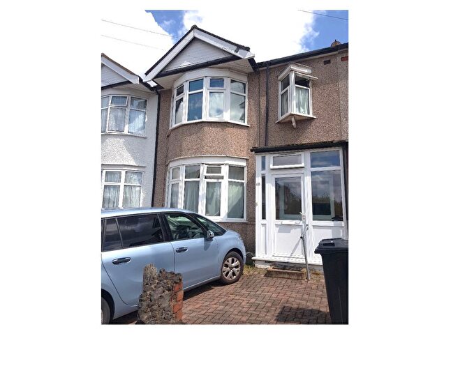 3 Bedroom Terraced House To Rent In Keswick Gardens, Ilford, IG4