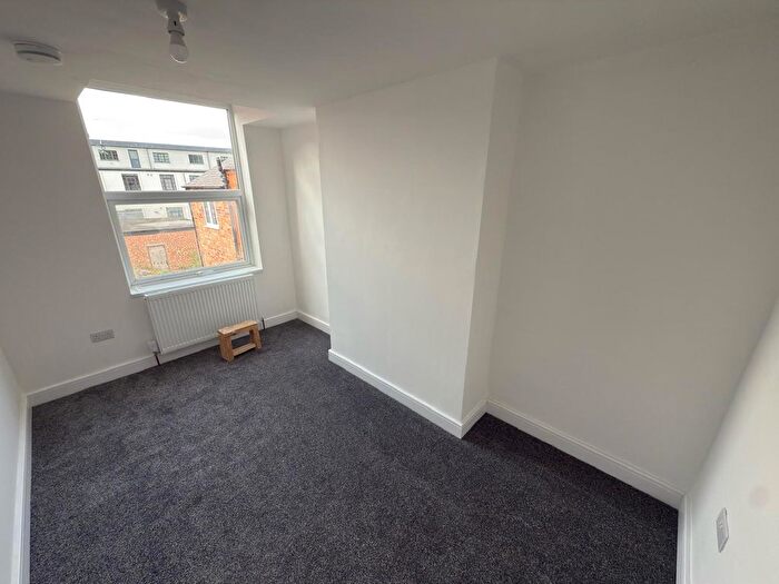 3 Bedroom Flat To Rent In Saffron Lane, Leicester, LE2