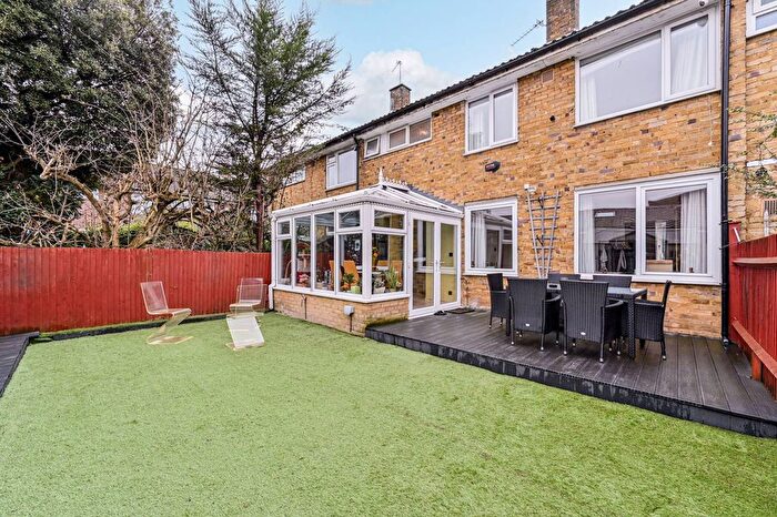 4 Bedroom Property For Sale In Rathmell Drive, Clapham Park, London, SW4