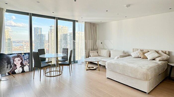 Apartment To Rent In Landmark Pinnacle, Marsh Wall, London, E14