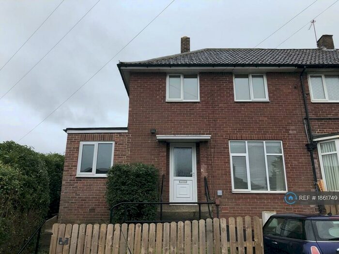 2 Bedroom End Of Terrace House To Rent In Harley Walk, Leeds, LS13