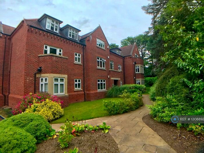 2 Bedroom Flat To Rent In Wood Moor Court, Leeds, LS17