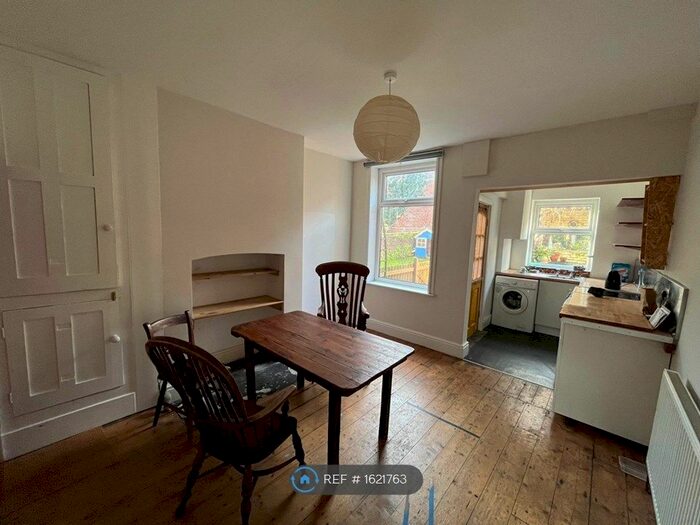 3 Bedroom Terraced House To Rent In Belgrave Square, Sheffield, S2