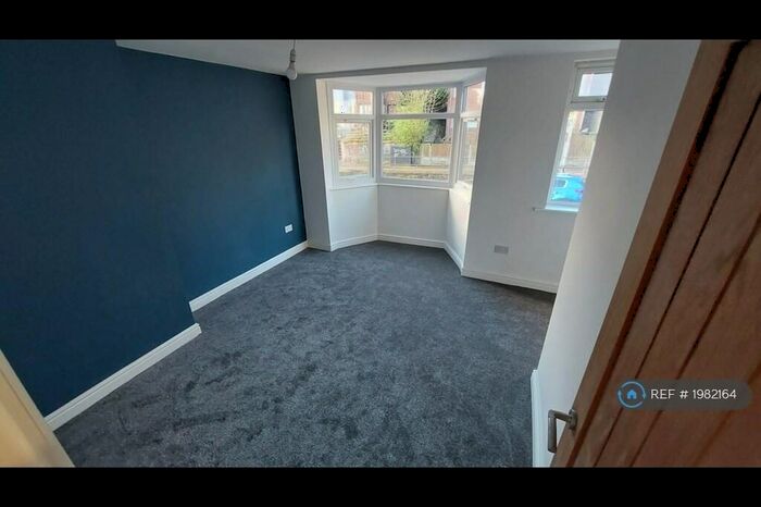 2 Bedroom Semi-Detached House To Rent In Holt Hill, Birkenhead, CH41