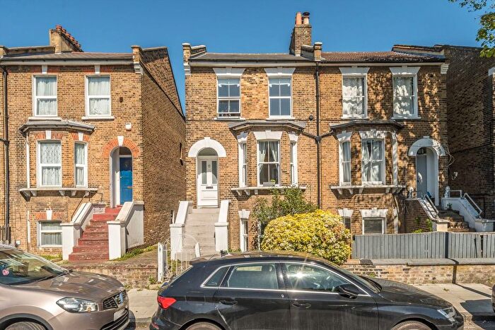 1 Bedroom Flat For Sale In Tyrrell Road, East Dulwich, SE22