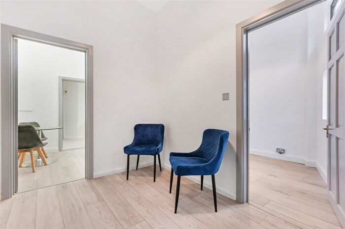 1 Bedroom Studio To Rent In Merton Road, London, SW19