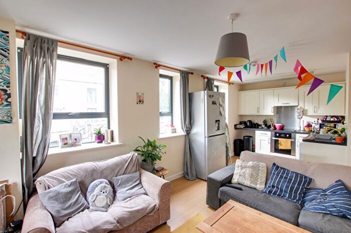 1 Bedroom Flat To Rent In Lower Bristol Road, Bath, BA2
