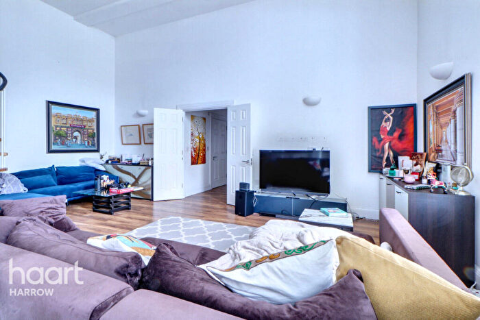 2 Bedroom Apartment For Sale In Cottage Close, Harrow, HA2