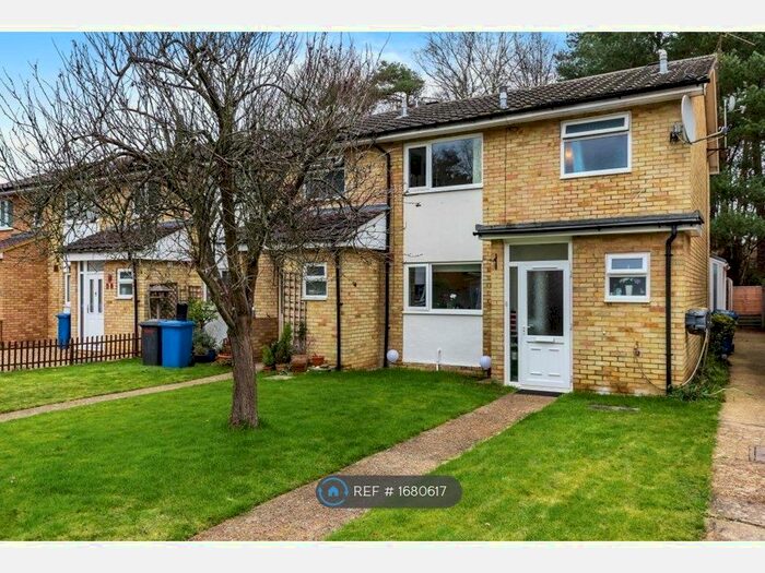 3 Bedroom End Of Terrace House To Rent In Kinross Avenue, Ascot, SL5