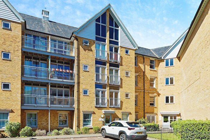 2 Bedroom Flat For Sale In Bingley Court, Canterbury, CT1