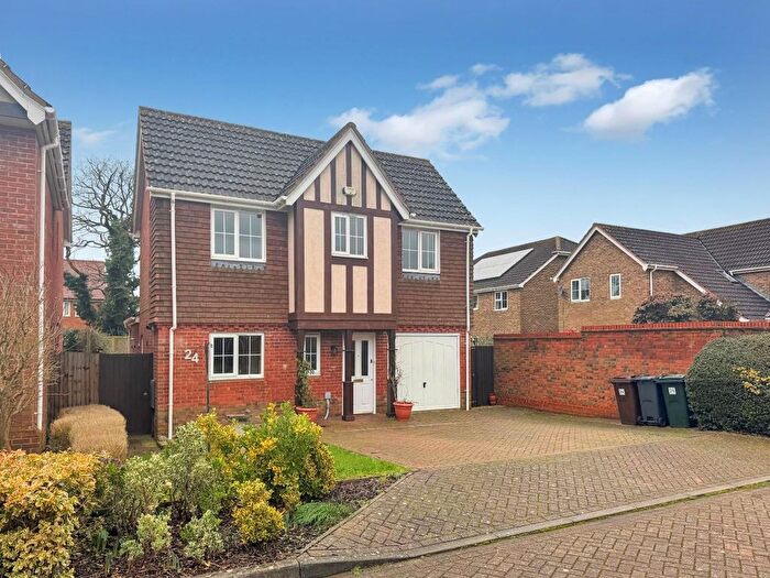 4 Bedroom Detached House For Sale In Haywain Close, Kingsnorth, Ashford, TN23