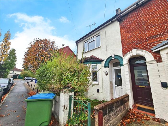 4 Bedroom House To Rent In Somerset Road, Southampton, Hampshire, SO17