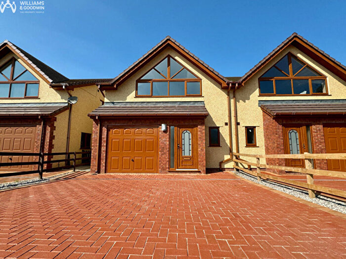 3 Bedroom Semi-Detached House For Sale In Vista Del Mar, Valley, LL65