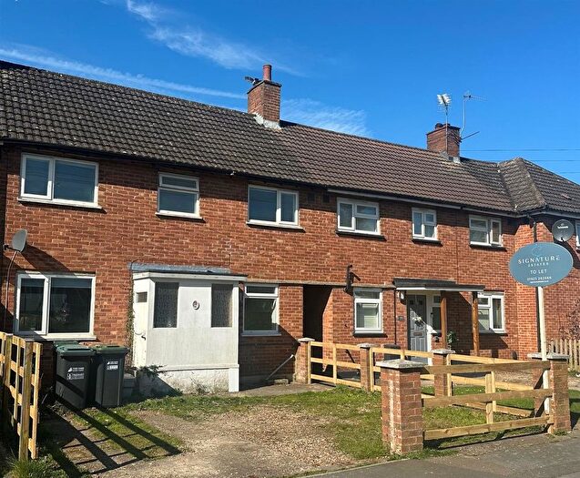 3 Bedroom Property To Rent In High Acres, Abbots Langley, WD5