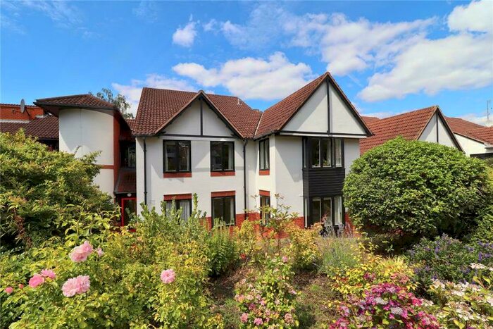 2 Bedroom Retirement Property To Rent In St Johns, GU21