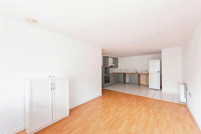 2 Bedroom Flat For Sale In London Road, Kingston Upon Thames, KT2