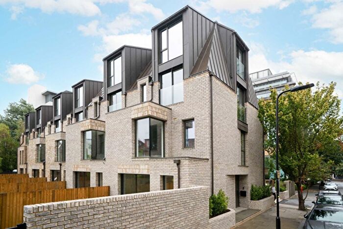 4 Bedroom Property For Sale In Craven Road, Ealing, W5