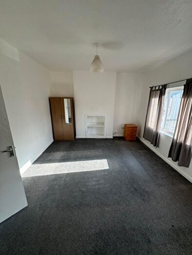 2 Bedroom Flat To Rent In Manor Road, London, E10