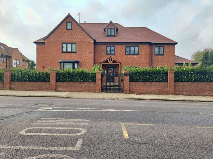 2 Bedroom Flat To Rent In Station Lane, Hornchurch, RM12