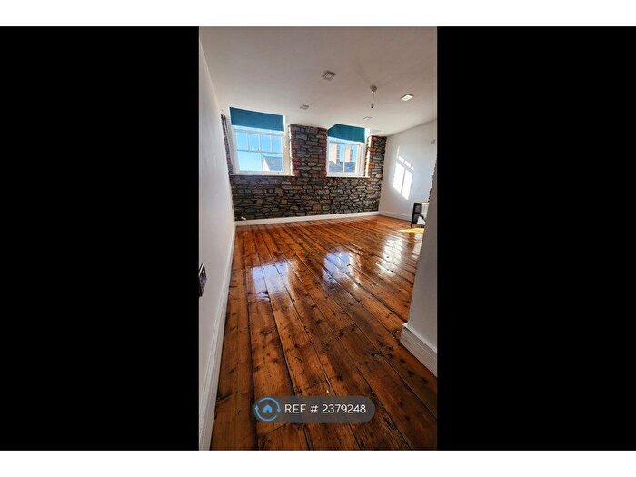 1 Bedroom Flat To Rent In Clare Road, Cardiff, CF11