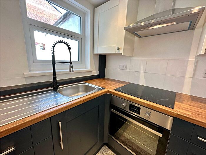 2 Bedroom End Of Terrace House To Rent In Perrimans Row, Exmouth, Devon, EX8