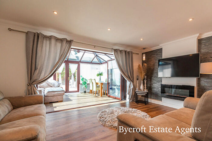 5 Bedroom Semi-Detached House For Sale In Soudan Close, Caister-on-sea, Great Yarmouth, NR30