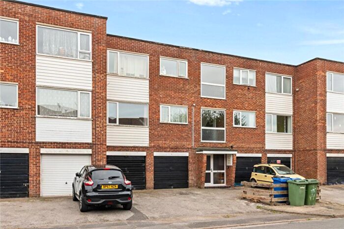 2 Bedroom Flat For Sale In Thorgam Court, Grimsby, DN31