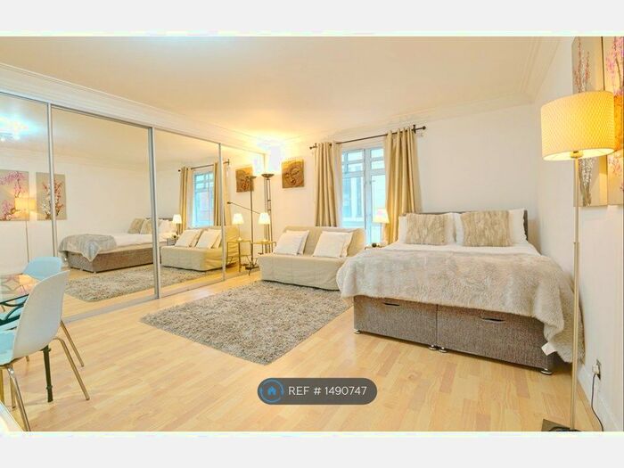 1 Bedroom Flat To Rent In Upper John Street, London, W1F