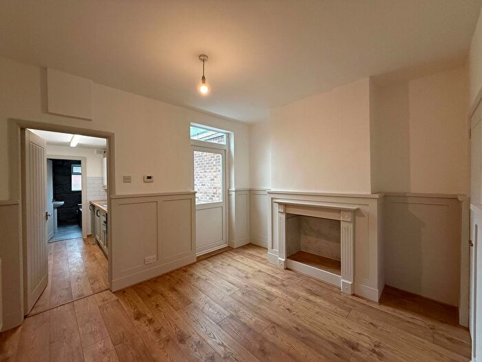 2 Bedroom Terraced House For Sale In Old Grimsbury Road, Banbury, OX16