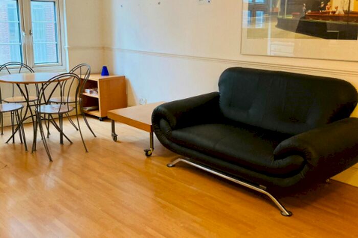 Studio To Rent In Leman Street, London E1