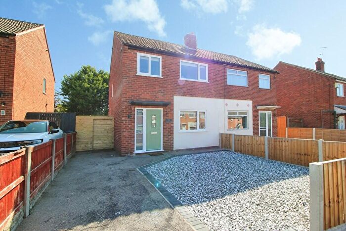 3 Bedroom Semi-Detached House To Rent In Reeves Road, Great Boughton, CH3