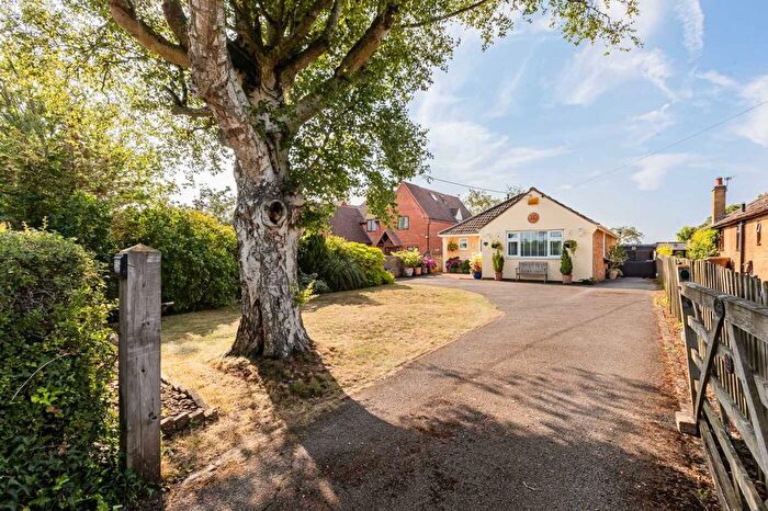 3 Bedroom Detached Bungalow For Sale In Gidley Way, Horspath, OX33