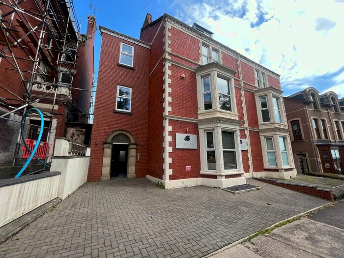 2 Bedroom Maisonette To Rent In St. James Crescent, Swansea, SA1