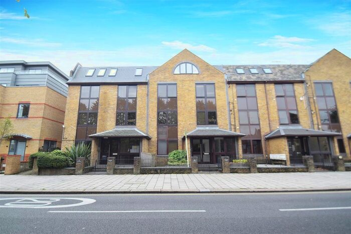 1 Bedroom Flat To Rent In St. Johns Road, Isleworth, TW7